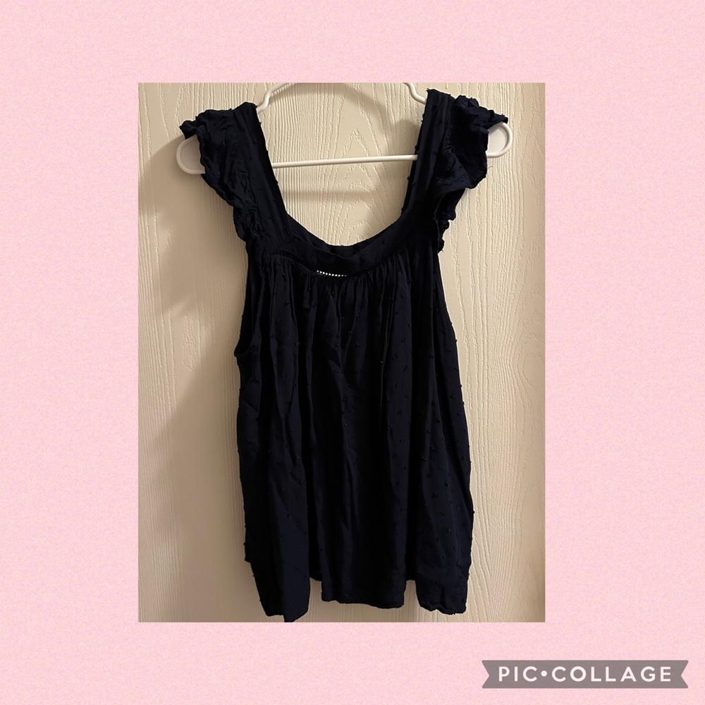 Jun & Ivy navy clipdot flutter sleeve top